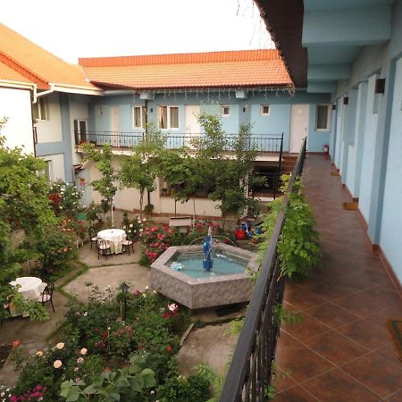Hostel Tropical Дробета-Турну-Северин Экстерьер фото