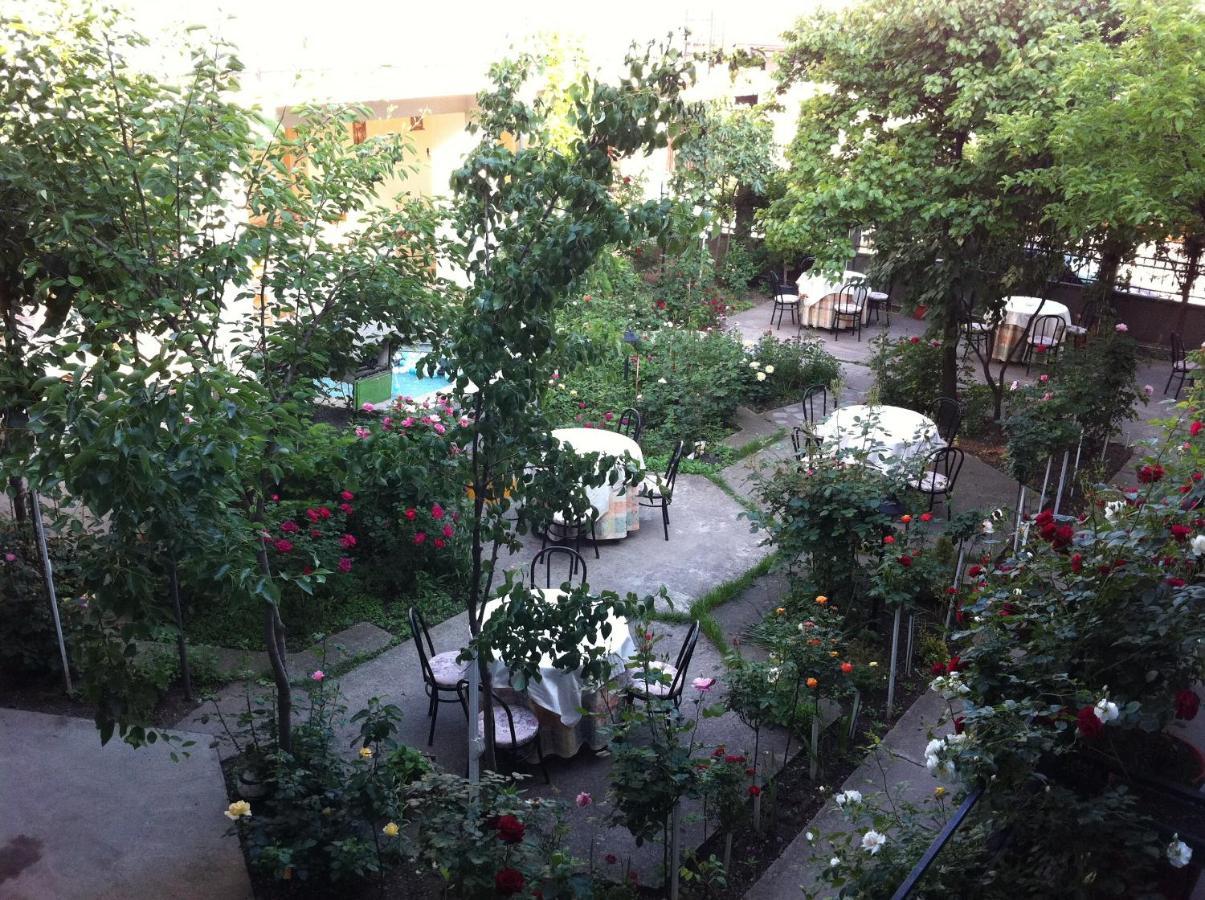 Hostel Tropical Дробета-Турну-Северин Экстерьер фото