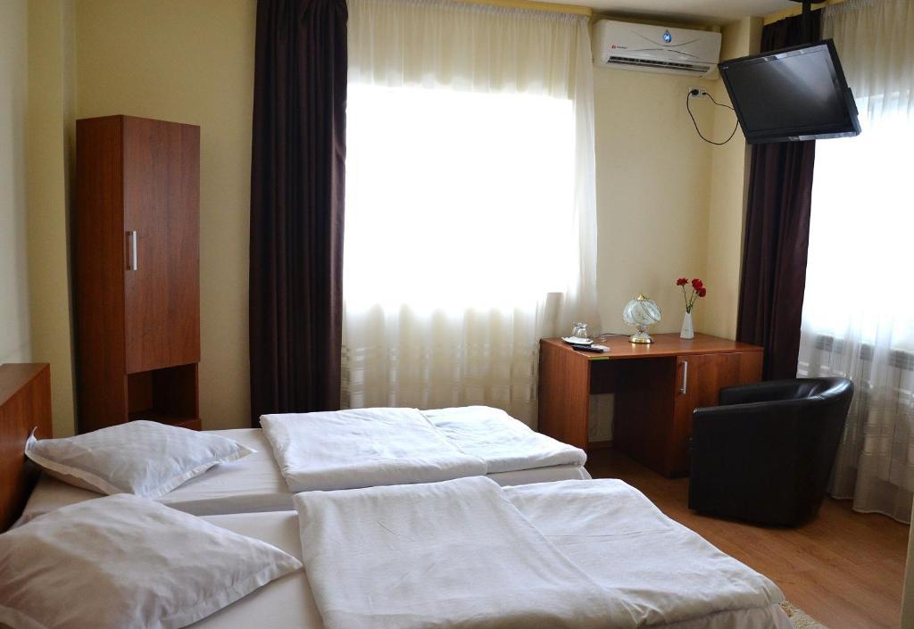Hostel Tropical Дробета-Турну-Северин Экстерьер фото