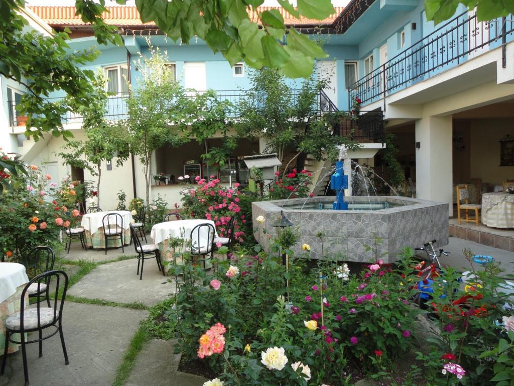 Hostel Tropical Дробета-Турну-Северин Экстерьер фото